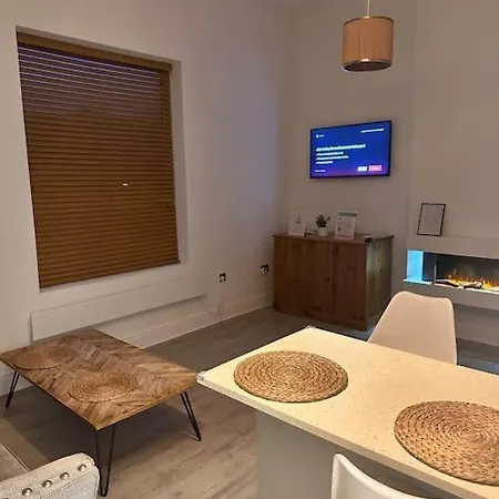 Urban Oasis 2 Bed Apartment-3