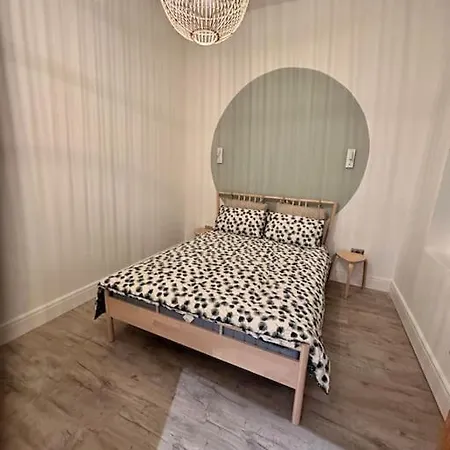 Urban Oasis 2 Bed Apartment-2
